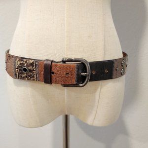 Fossil Belt with 28"-33" from buckle to first and last hole.  Black/Brown. Cute!